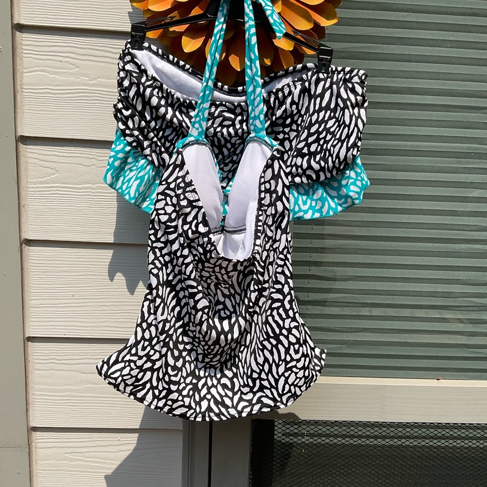 24th & Ocean Black and White Sailor Collar Blouse with Tie Front - Picture 5 of 9